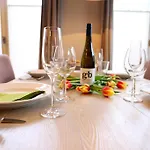 Ferienhaus mit neuen und sehr hochwertigen Appartements in zentraler Lage in Westerland