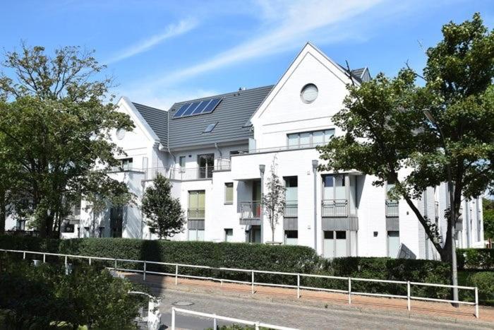 Apartment Mit Neuen Und Sehr Hochwertigen In Zentraler Lage In *